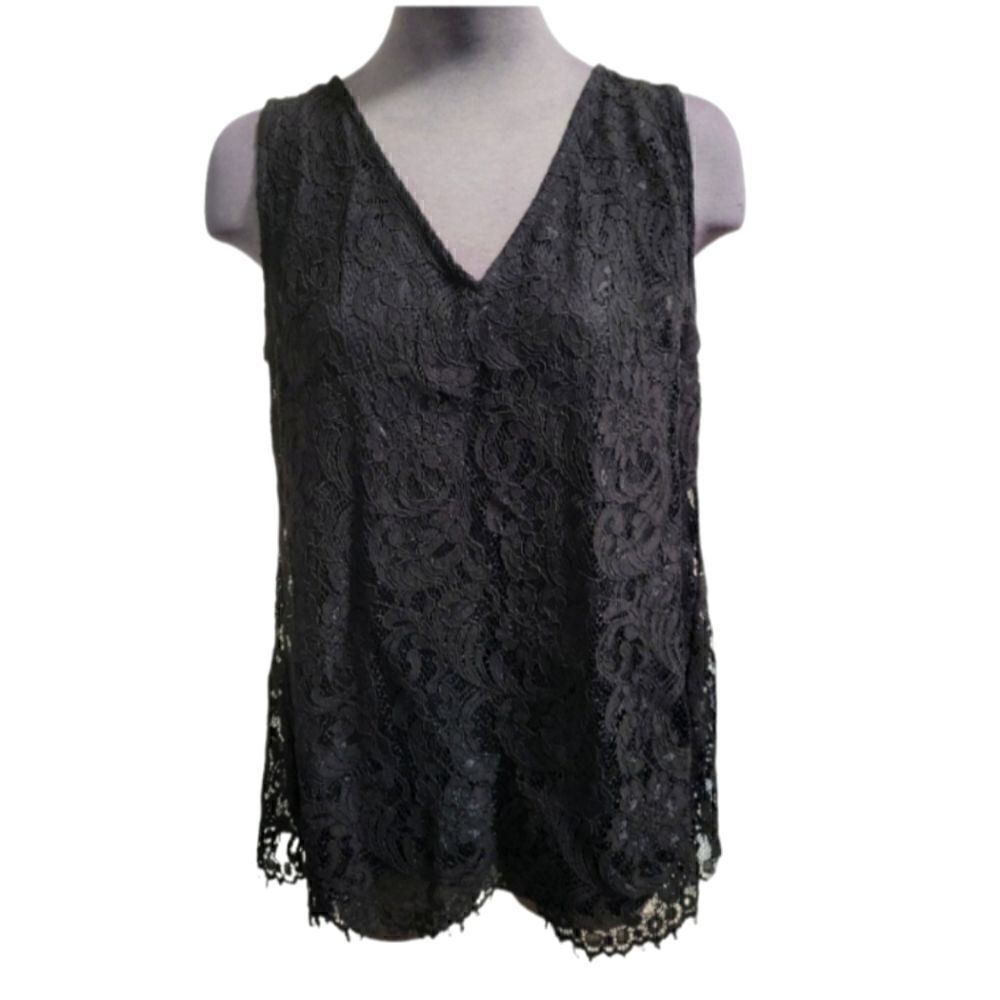 EC WHITE HOUSE BLACK MARKET BLACK LACE SLEEVELESS BLOUSE W/ PLEATING IN BACK SZS